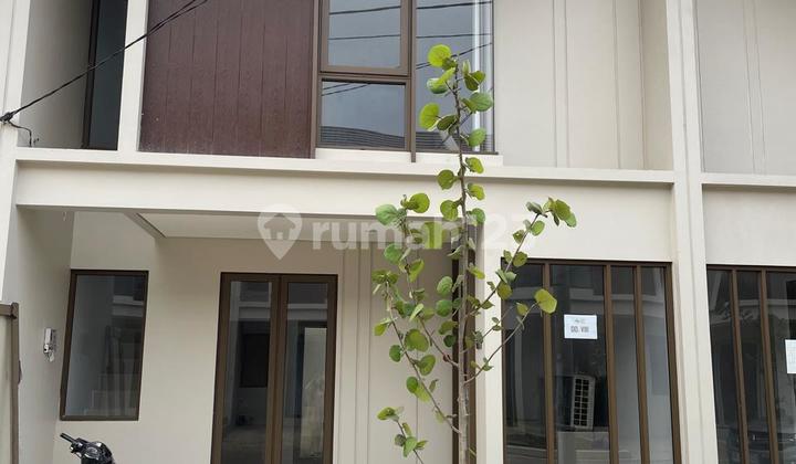 For Sale Ready-to-Occupy House in Yume Lagoon, Springhill Area Tangerang 2