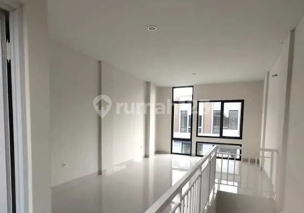 Dijual Ruko Siap Usaha 2 Lantai Di Avenix Area BSD 