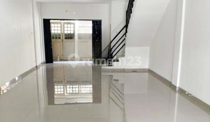 For Rent: Shop House Ready for Business by the Roadside Next to BSD Plaza Mall For Rent: Shop House Ready for Business by the Roadside Next to BSD Plaza Mall