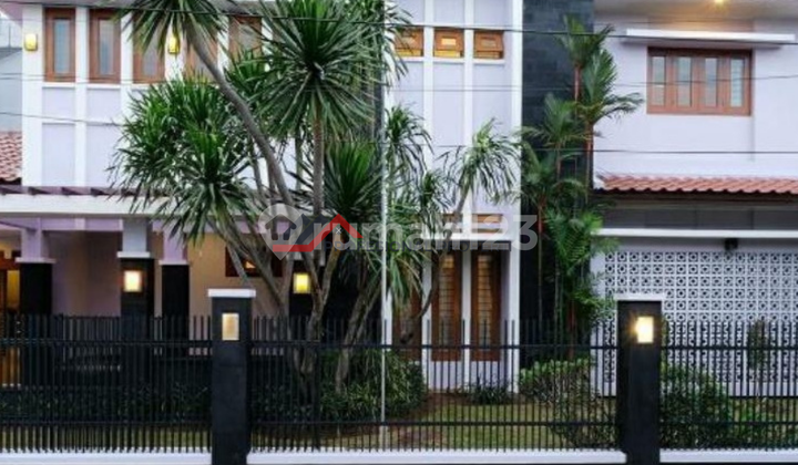 Strategic House in the Lebak Bulus Complex Area, South Jakarta