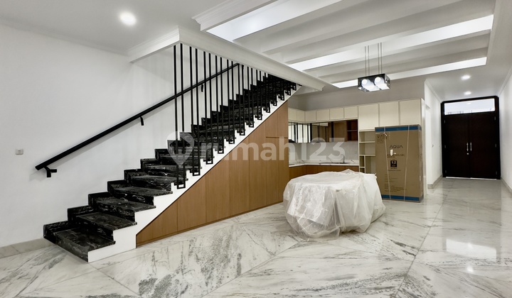 Rumah Baru Full Marmer Mewah Dengan Private Pool Di Kemang Jaksel
