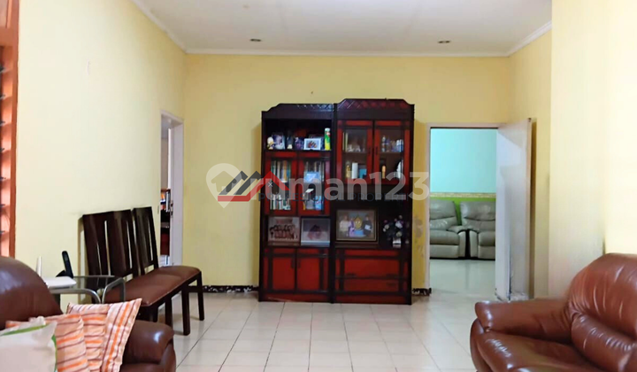 Rumah Lama Layak Huni Halaman Belakang Luas di Cilandak 2