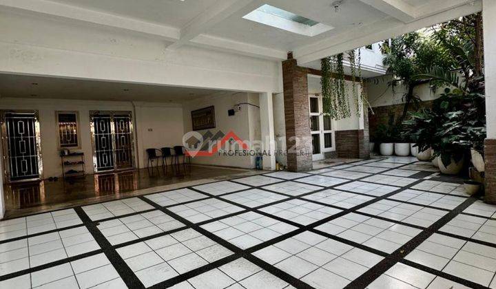 Pejaten Barat, Rumah Mewah Full Furnish Dekat Ke Penvil Kemang. 2