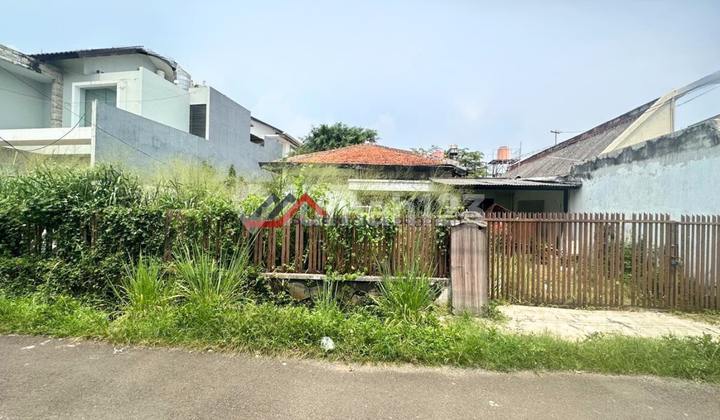 Rumah Halaman Luas Lokasi Strategis dibelakang Citos 1