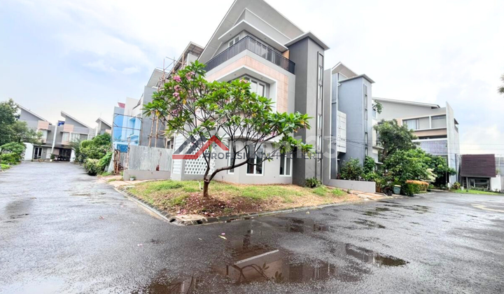 Rumah Baru Minimalis Modern di Cilandak Jakarta Selatan Rumah Baru Minimalis Modern di Cilandak Jakarta Selatan