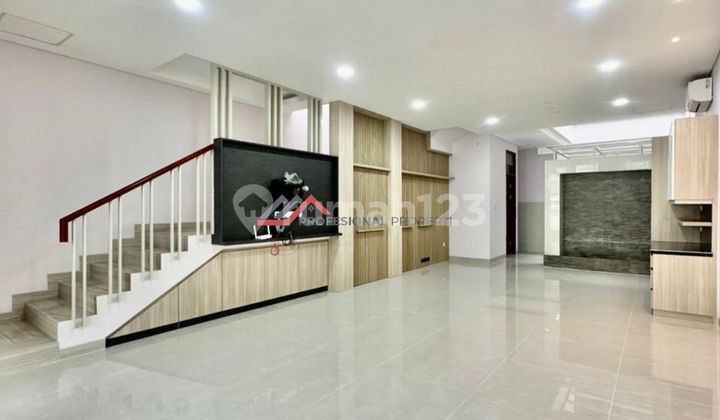 New House in a Quiet Neighborhood Complex in Kebayoran Baru, South Jakarta 2