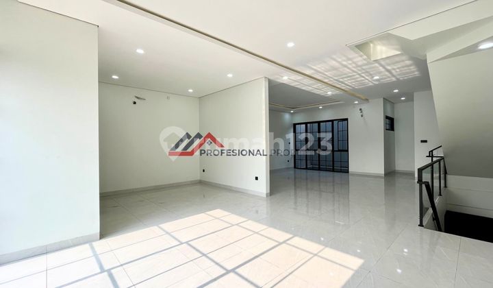 Rumah Baru Dilengkapi Kolam Renang Pribadi Di Cilandak 2