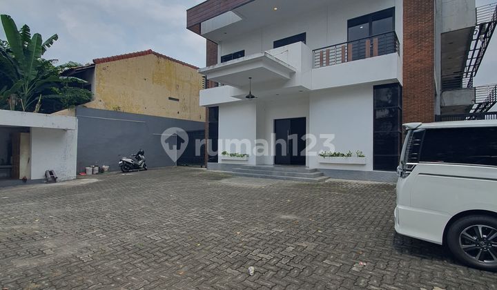 Dijual Bangunan Kantor 3 Lantai Bangka Area