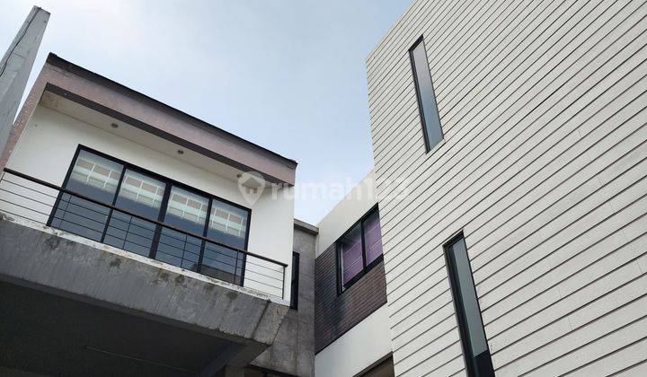 Kemang, modern tropis townhouse lokasi strategis 1