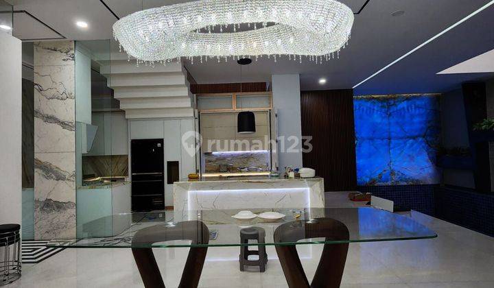 RUMAH MODERN DESIGN PONDOK INDAH
HIGH QUALITY - FULLY FURNISHED 2