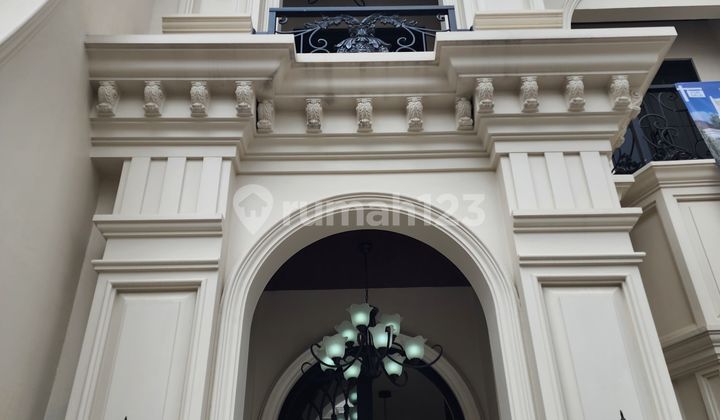 For Sale Jagakarsa Townhouse Strategic Location Main Road