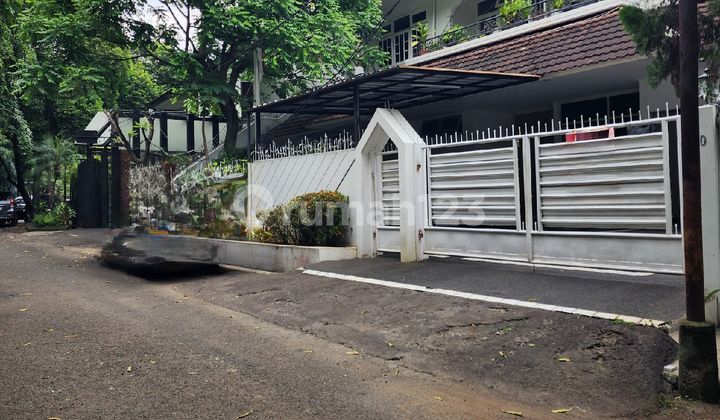 Dijual Rumah Kebayoran Baru Siap Huni Halaman Asri