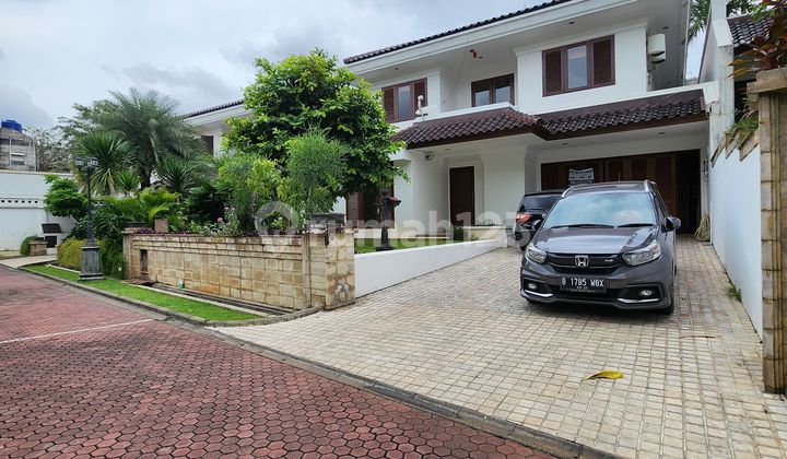 Dijual Kemang - Pejaten Barat 2 Townhouse - Modern Classic @ Prime Area Dijual Kemang - Pejaten Barat 2 Townhouse - Modern Classic @ Prime Area