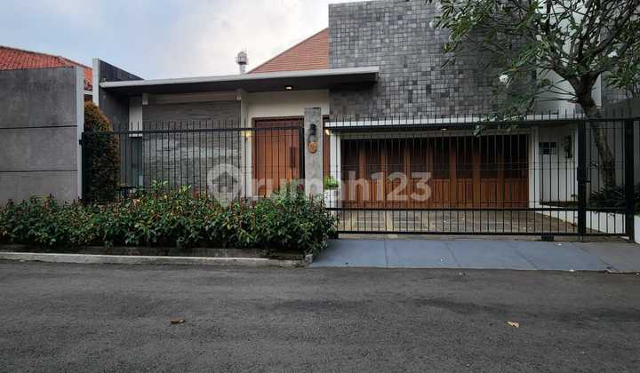 Dijual Cepat ! Rumah Kemang Selatan Modern Tropis Design