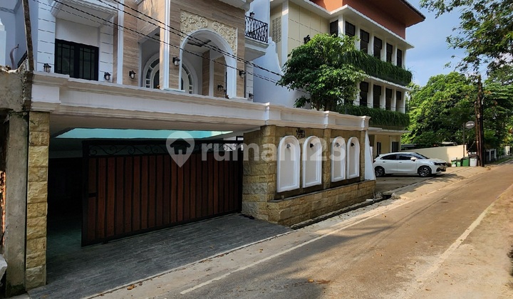 Dijual Rumah Baru Cilandak Dalam Lingkungan Komplek - Garasi + Carport 8 Mobil
