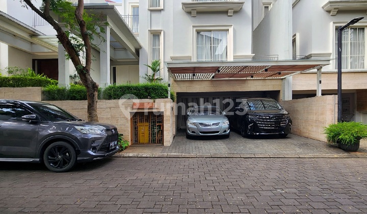 Dijual Lebak Bulus Townhouse Strategis - Dekat South Quarter