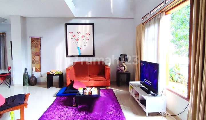 Rumah Dgn Ruangan2 Yg Luas, Sejuk dan Tenang di Bintaro Jaya