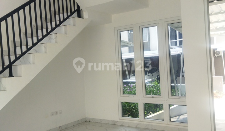 Brand New Rumah Bagus Dengan Halaman Samping Di Cibinong Bogor