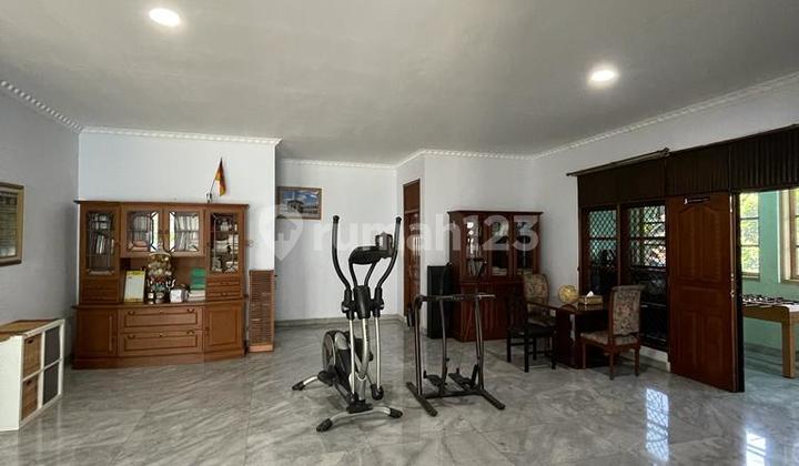 Rumah Clasic dengan halaman yg sangat luas Sejuk dan Nyaman 2