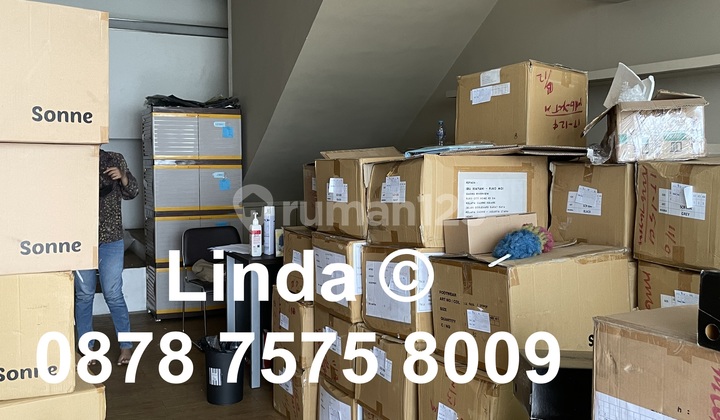 MOI Semi-Furnished Shop House Suitable for Office MOI Semi-Furnished Shop House Suitable for Office