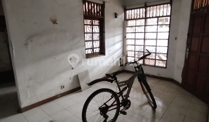 Dijual Cepat Rumah Hitung Tanah di Komplek Margahayu Raya Yas