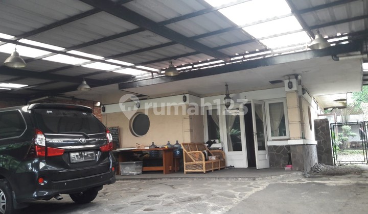 tampak depan dijual rumah luas 659 meter