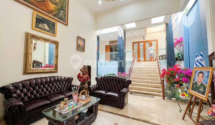 Dijual Rumah di Dalam Cluster Elite di Komplek Setra Duta Bandung 2