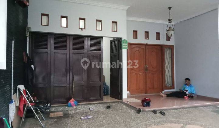 Dijual Rumah Kokoh Terawat 2 Lantai Komplek Aria Graha Soekarno H 2