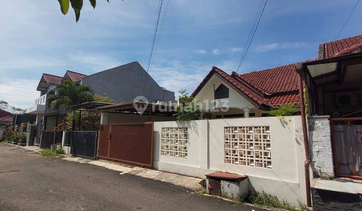 DIJUAL RUMAH DI KOMPLEK MANJAHLEGA MARGAHAYU RAYA ADR 1