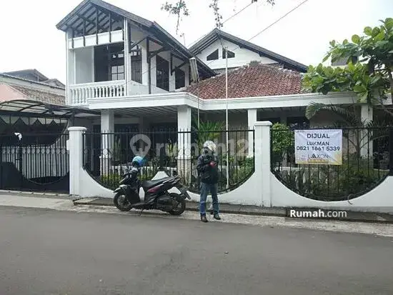 Dijual Rumah Lama Belakang Sekolah Pribadi Cikutra, Bandung 1