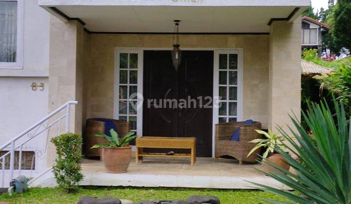 Dijual Villa Semi Furnished Di Villa Istana Bunga Parompong 1