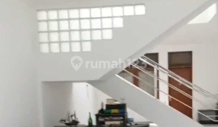 Rumah luas kecil lokasi sayap Dago