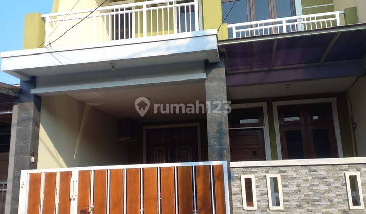 Rumah Strategis Cikarang 5 Menit Ke Living Plaza Jababeka 1