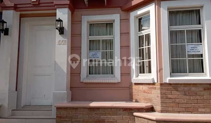 For Rent Beautiful and Fully Furnished Townhouse in Taman Paris 1 - Lippo Karawaci 2