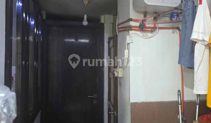 Quick sale of a unit house at Royal Spring Hill Residence Kemayoran, fully furnished, negotiable price. Quick sale of a unit house at Royal Spring Hill Residence Kemayoran, fully furnished, negotiable price.