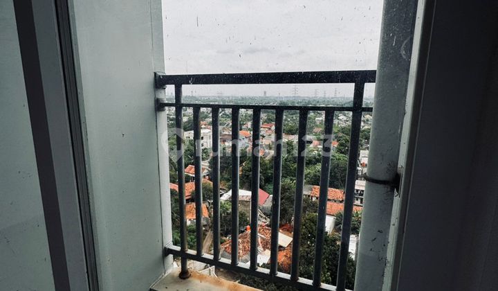 For Sale Fast Unit Apartment in Serpong Lagoon Tower Bellerosa Lowest Price 2