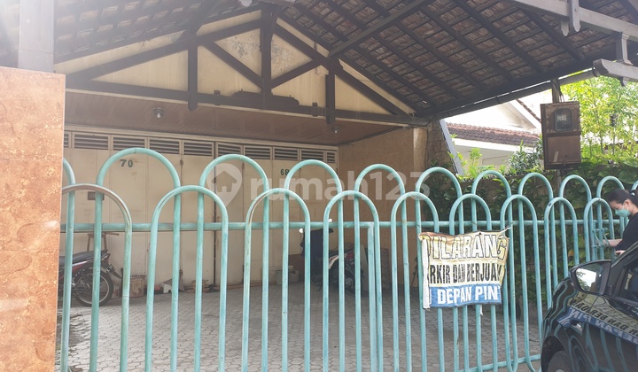 Dijual rumah usaha hook Darmo Permai Timur Surabaya 1