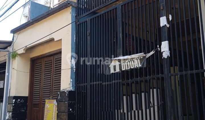 House for Sale on Juwet Street, Tambaksari, Surabaya 1