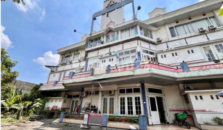 Rumah Kos - Kostan dijual di Dukuh Kupang Surabaya. Kamar mandi dalam semua 1