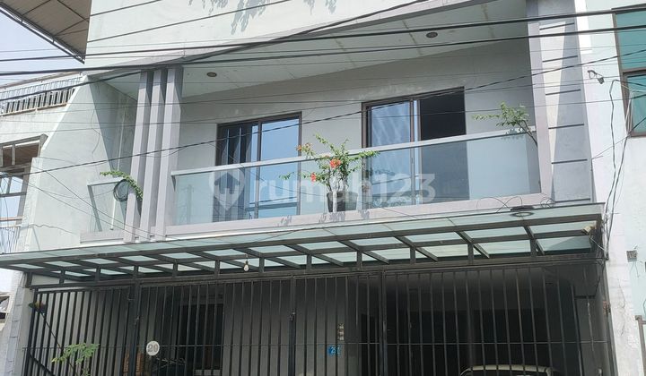 House for Sale on Tulunggung Street, Bubutan, Surabaya