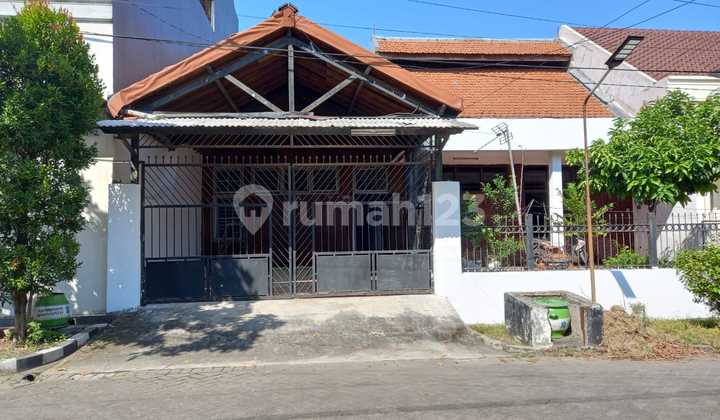 House for Rent in Gayungsari Barat, Gayungan, Surabaya