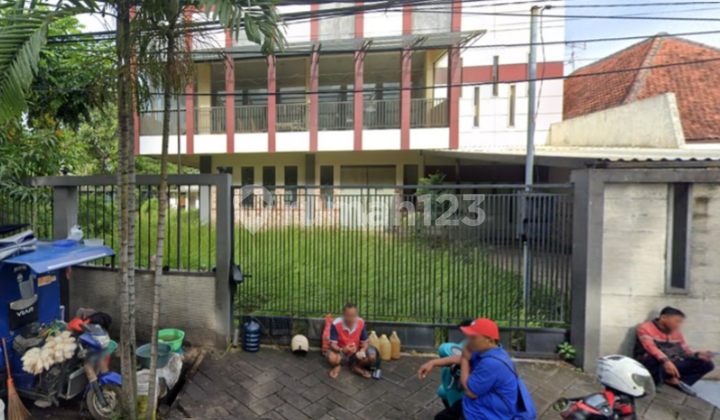 Shop House for Sale on Jaksa Agung Suprapto Street, Genteng, Surabaya 1