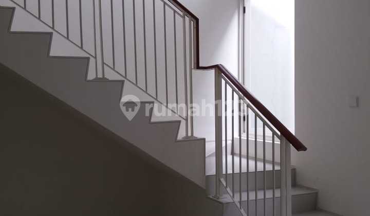 Rumah Disewa Grand Pakuwon South Victoria Surabaya Barat 2