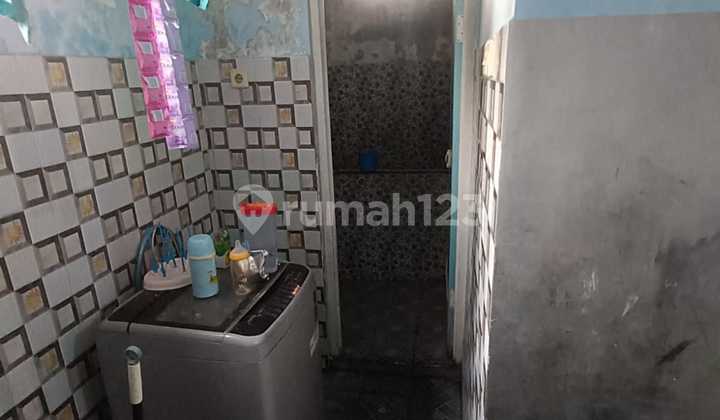 House for Sale on Jagiran Street, Tambaksari, Surabaya 2