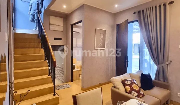 Rumah 2 Lantai di Harapan Indah Bekasi Bebas Banjir