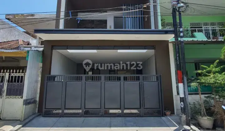 Rumah Kekinian Babatan Pantai 2 Lantai Modern Minimalis Dekat Jalan Utama 1