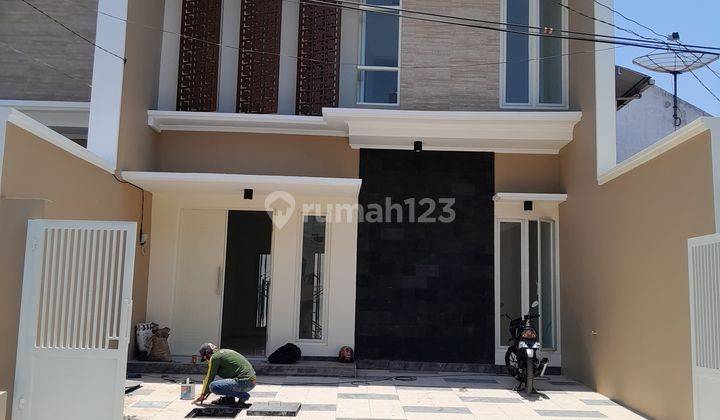 Gress Lebar 7! Rumah Manyar Kertoadi 2 Lantai SHM Strategis 2