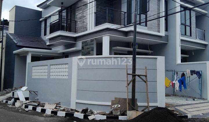 Rumah Hook di Medokan Asri 2 Lantai SHM Baru Dekat Pintu Masuk 1