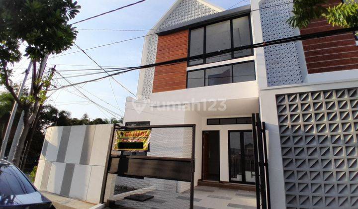 Rumah Hook Gading Pantai Kenjeran 2 Lantai SHM Row Lebar  1