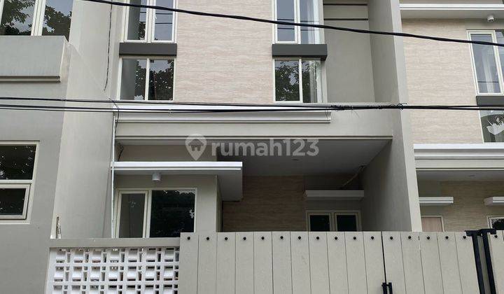 Rumah 2 Lantai Rungkut Menanggal Sisa 1 Unit Dekat Jalan Utama 1